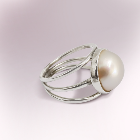 Single Mabe pearl split shank setting thick tube set ring in 925 Sterling Silver
