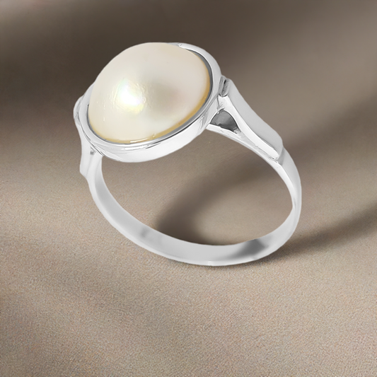 Unique Tower Support Single Mabe pearl ring in 925 Sterling Silver