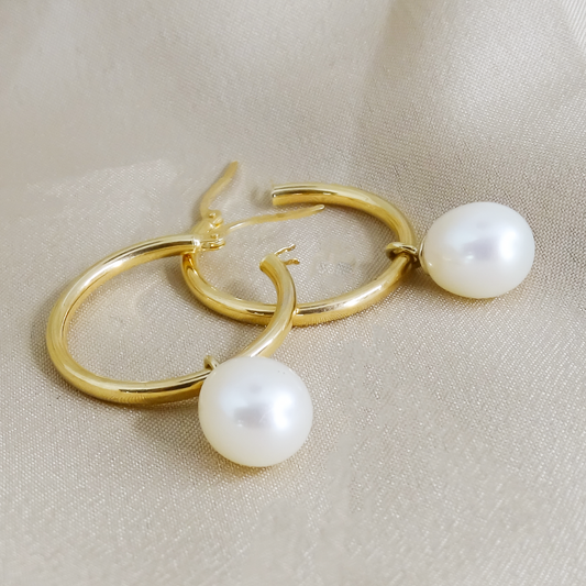 10mm Natural Freshwater Pearl Pretty Women Studs in 9ct Yellow Gold