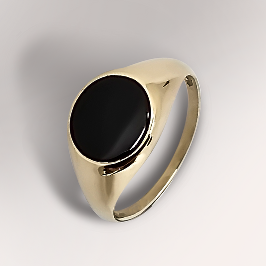 Round Onyx Ring set in 9ct Yellow Gold