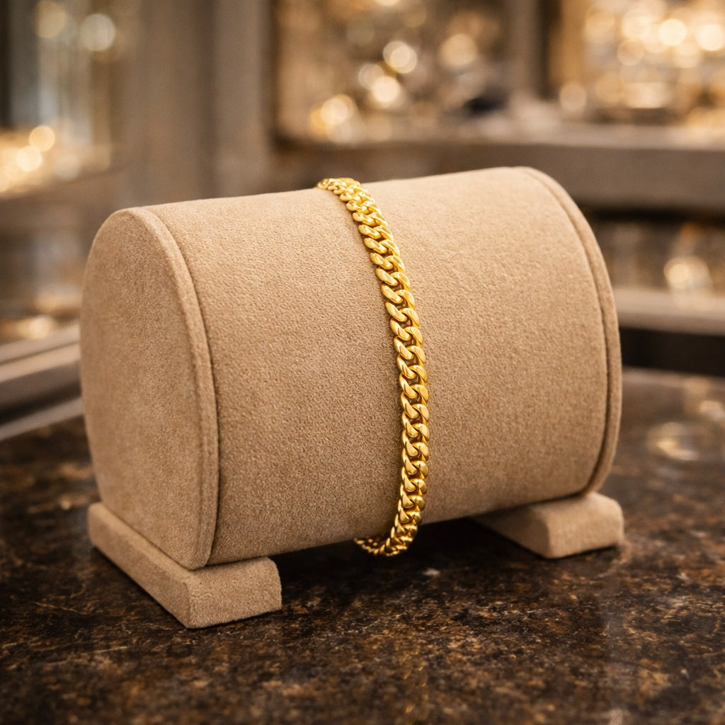 22cm Gentlemen's 9ct Yellow Gold Bracelet - BA592