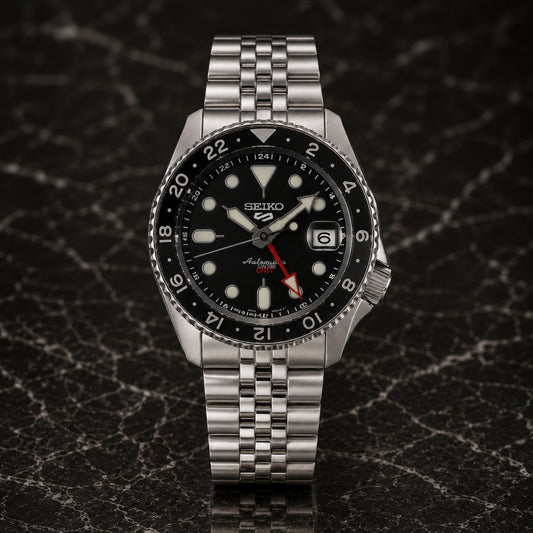 Gents Seiko Automatic GMT Watch With Black Face and Steel Strap