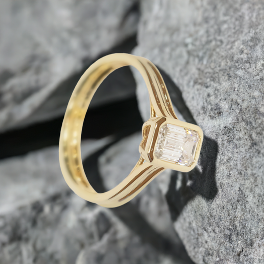 1.05ct Lab-Grown Diamond Emerald cut Solitaire Engagement Ring in 9ct Yellow Gold